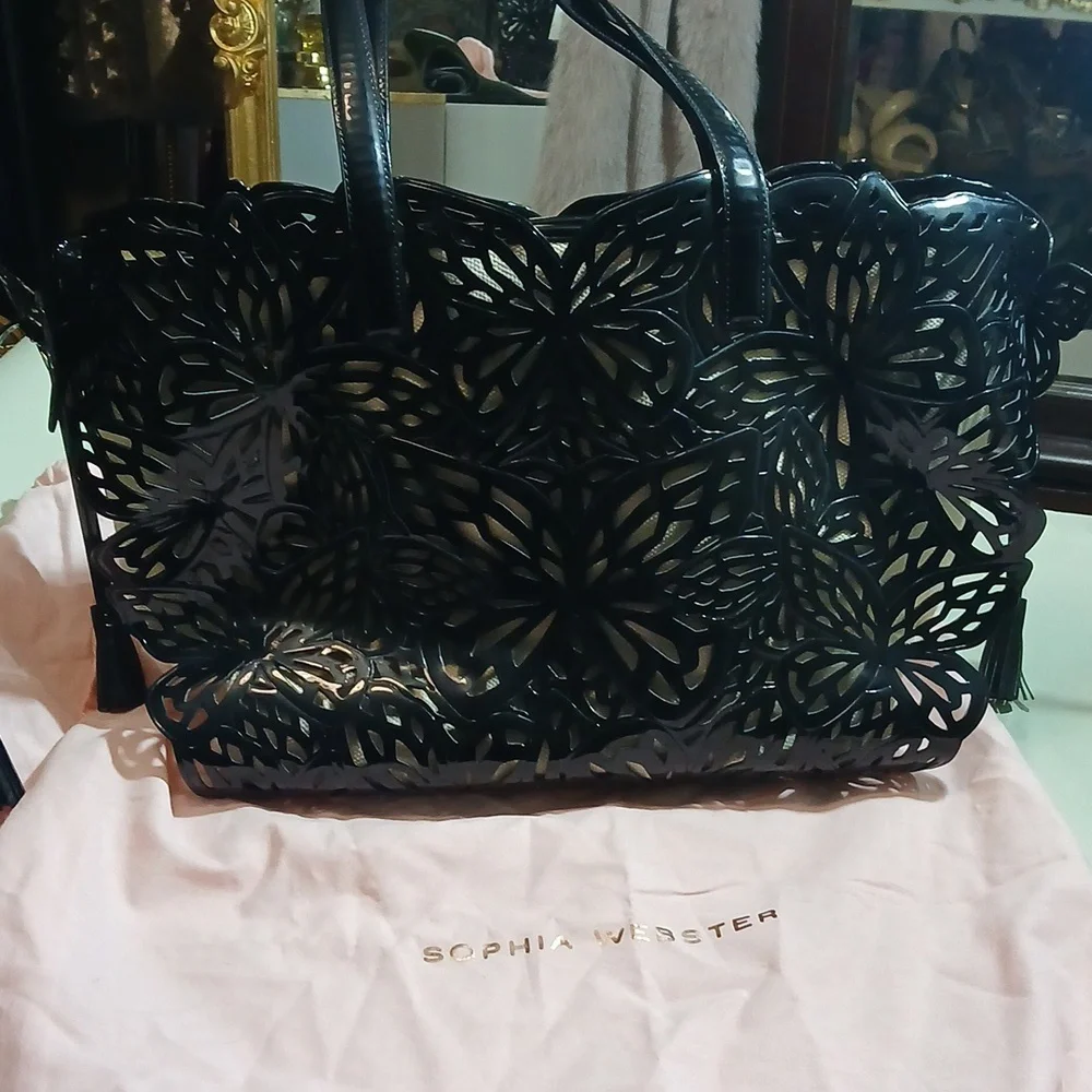 🦋 Sophia Webster Liara Black Patent Leather 3D Butterfly Tote Large Rare ✨ - Picture 5 of 15